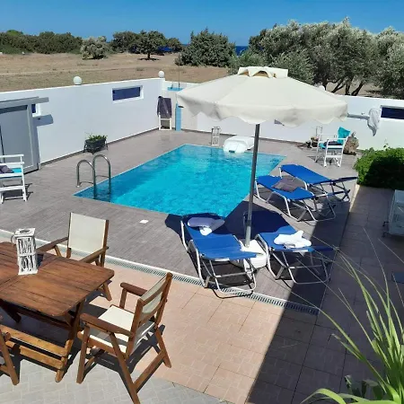 Pearl - Front House With Private Pool Gennadi