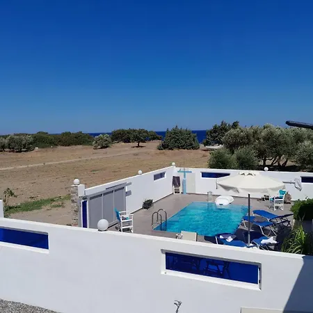 Pearl - Front House With Private Pool Вилла Геннади