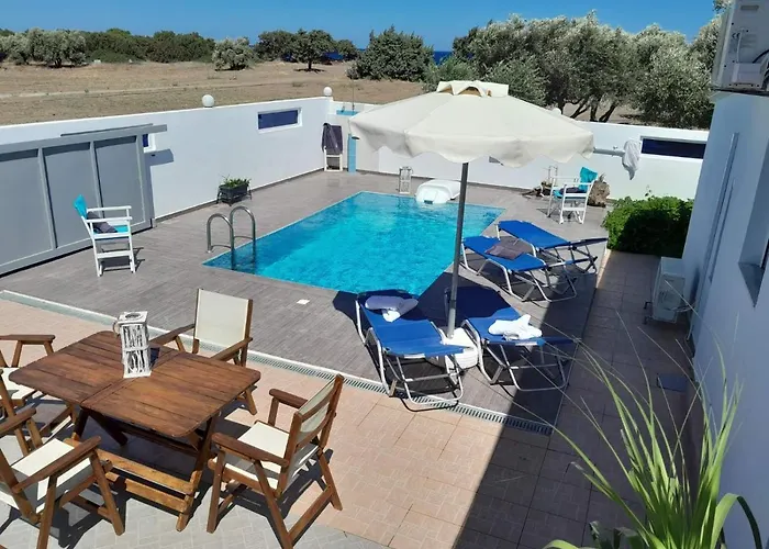 Pearl - Front House With Private Pool 겐나디